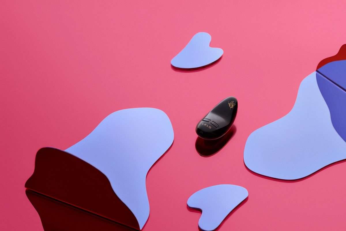 n12484-lelo-nea3-clitoral-massager-black-5